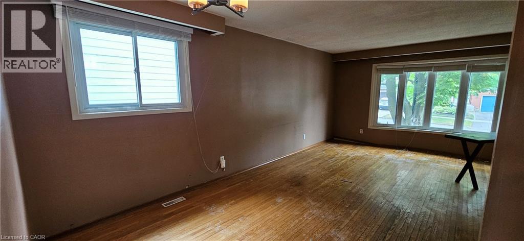 Photo 1 of 143 Brookside Crescent, Kitchener ON