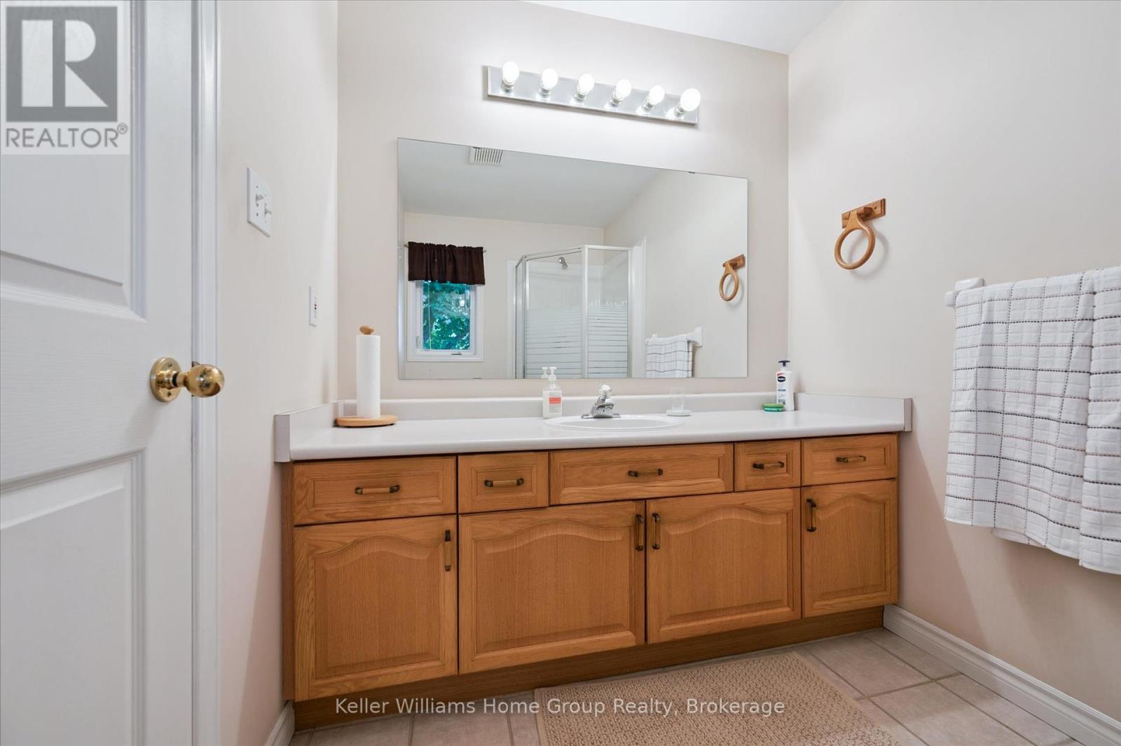 Photo 18 of 750 Dianne Crescent, Centre Wellington ON