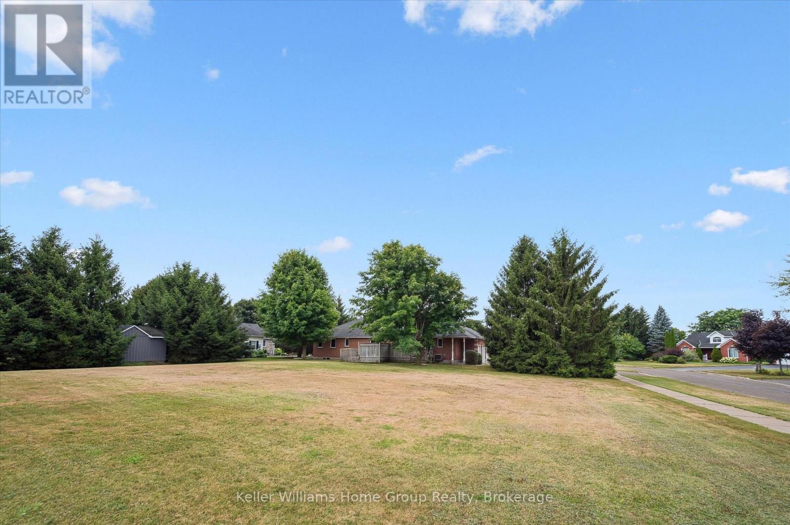 Photo 40 of 750 Dianne Crescent, Centre Wellington ON