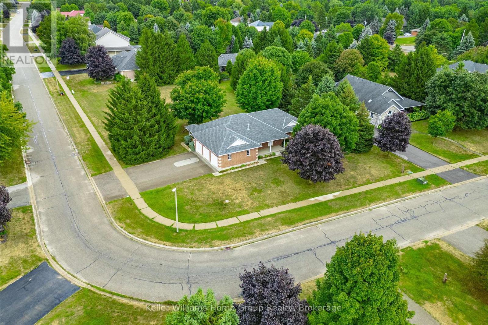 Photo 44 of 750 Dianne Crescent, Centre Wellington ON