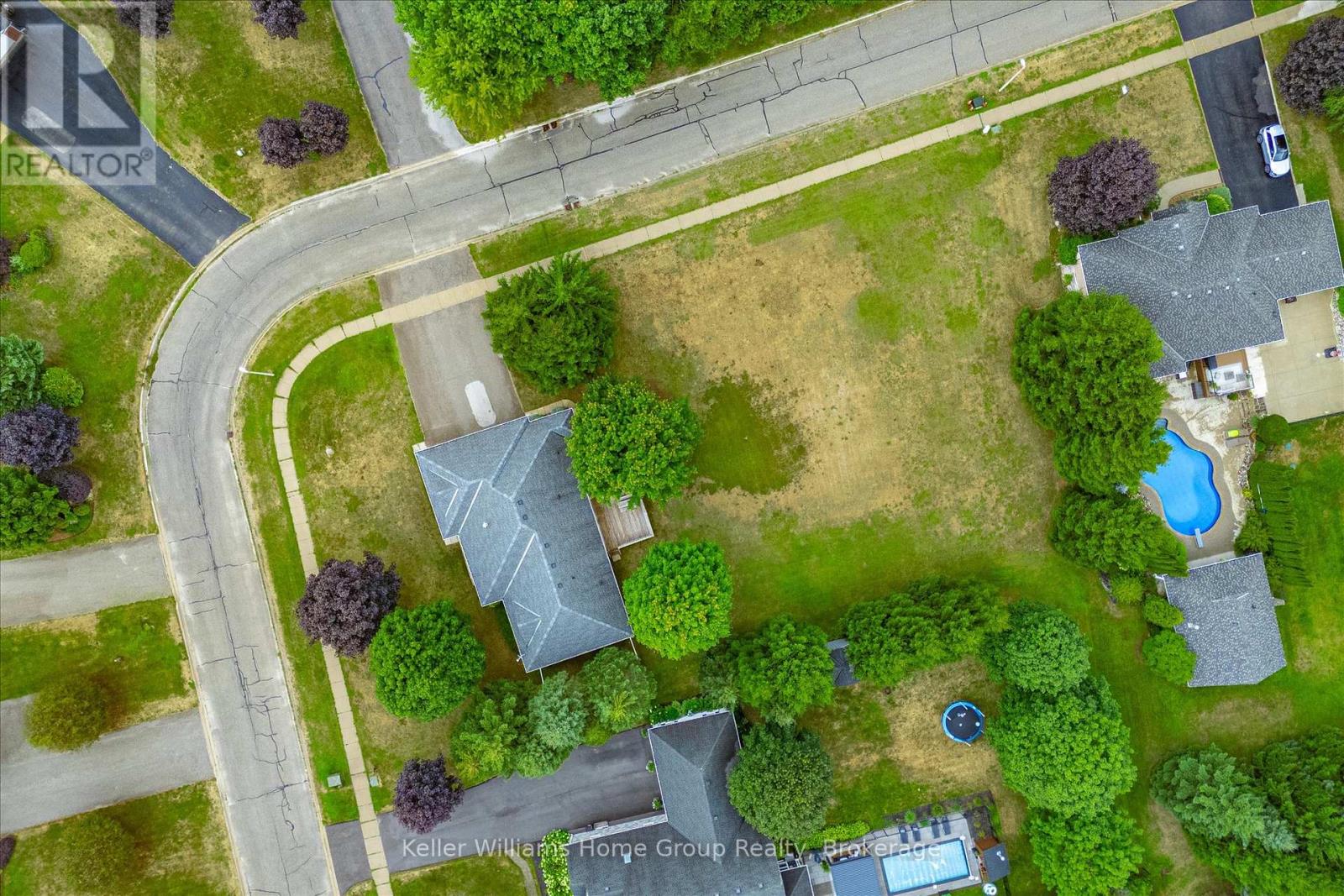 Photo 45 of 750 Dianne Crescent, Centre Wellington ON