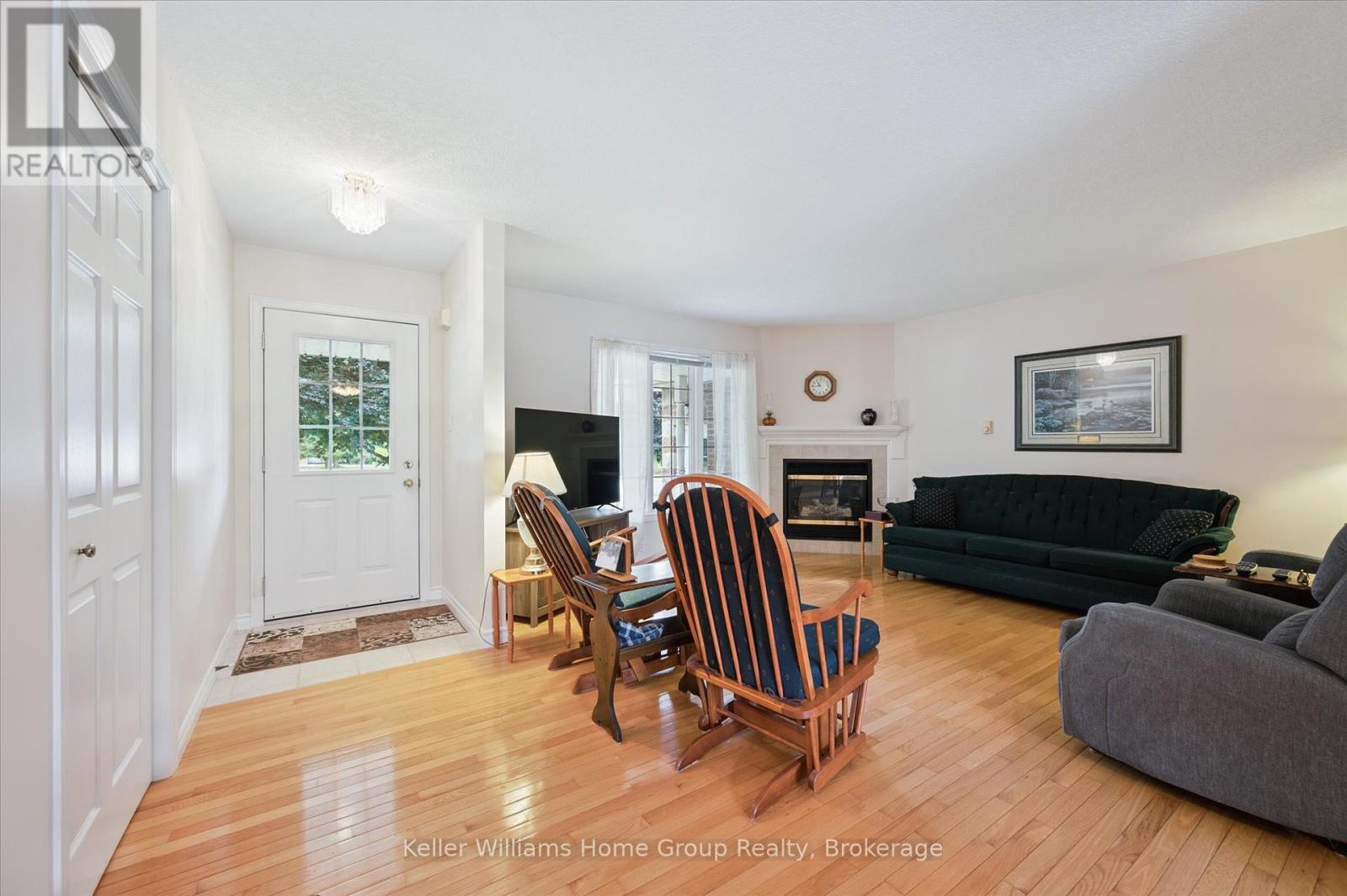 Photo 5 of 750 Dianne Crescent, Centre Wellington ON