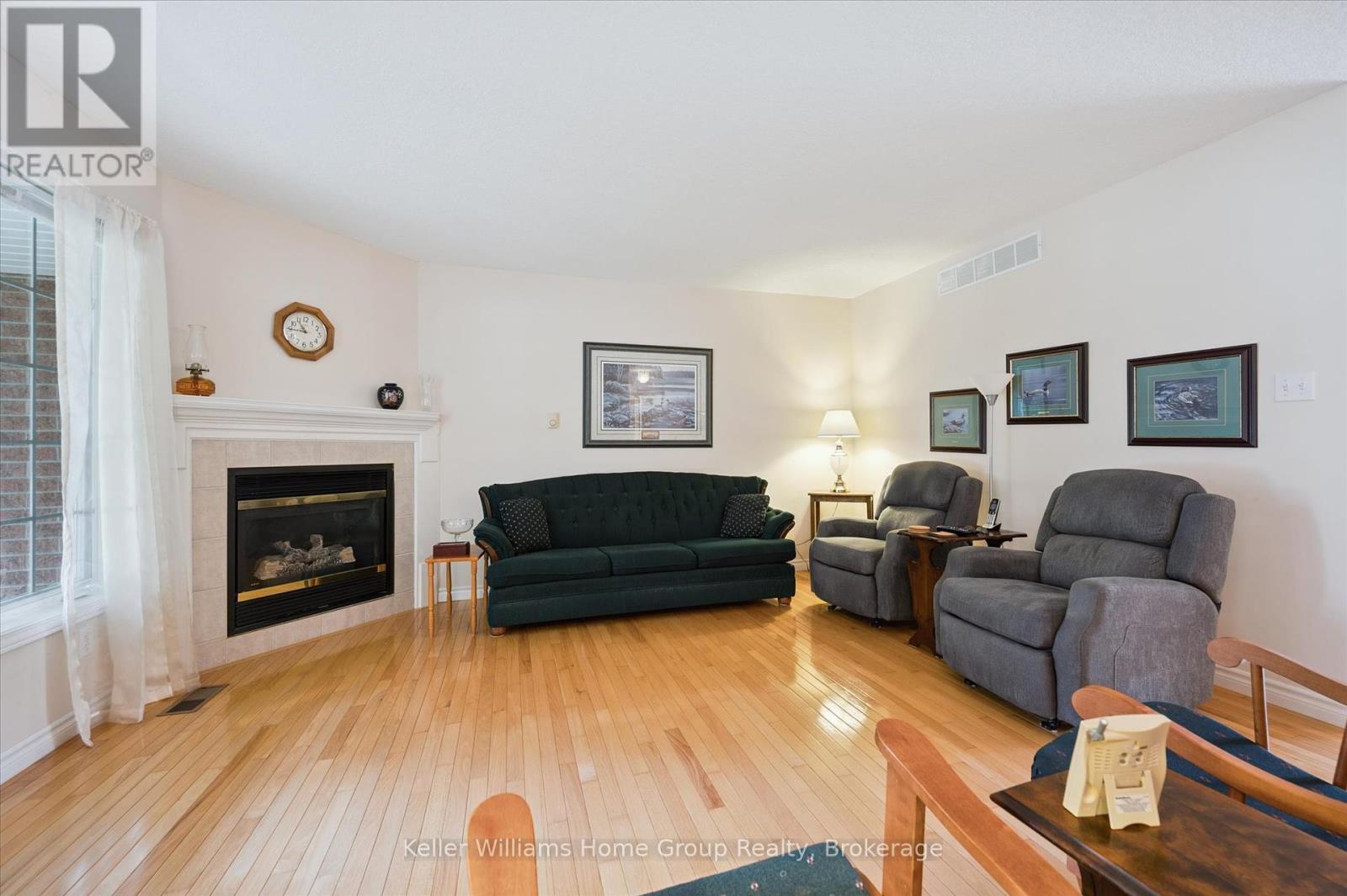 Photo 7 of 750 Dianne Crescent, Centre Wellington ON