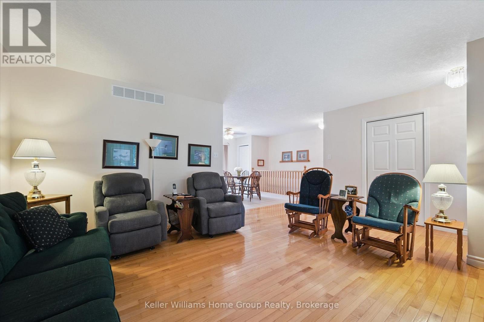 Photo 9 of 750 Dianne Crescent, Centre Wellington ON