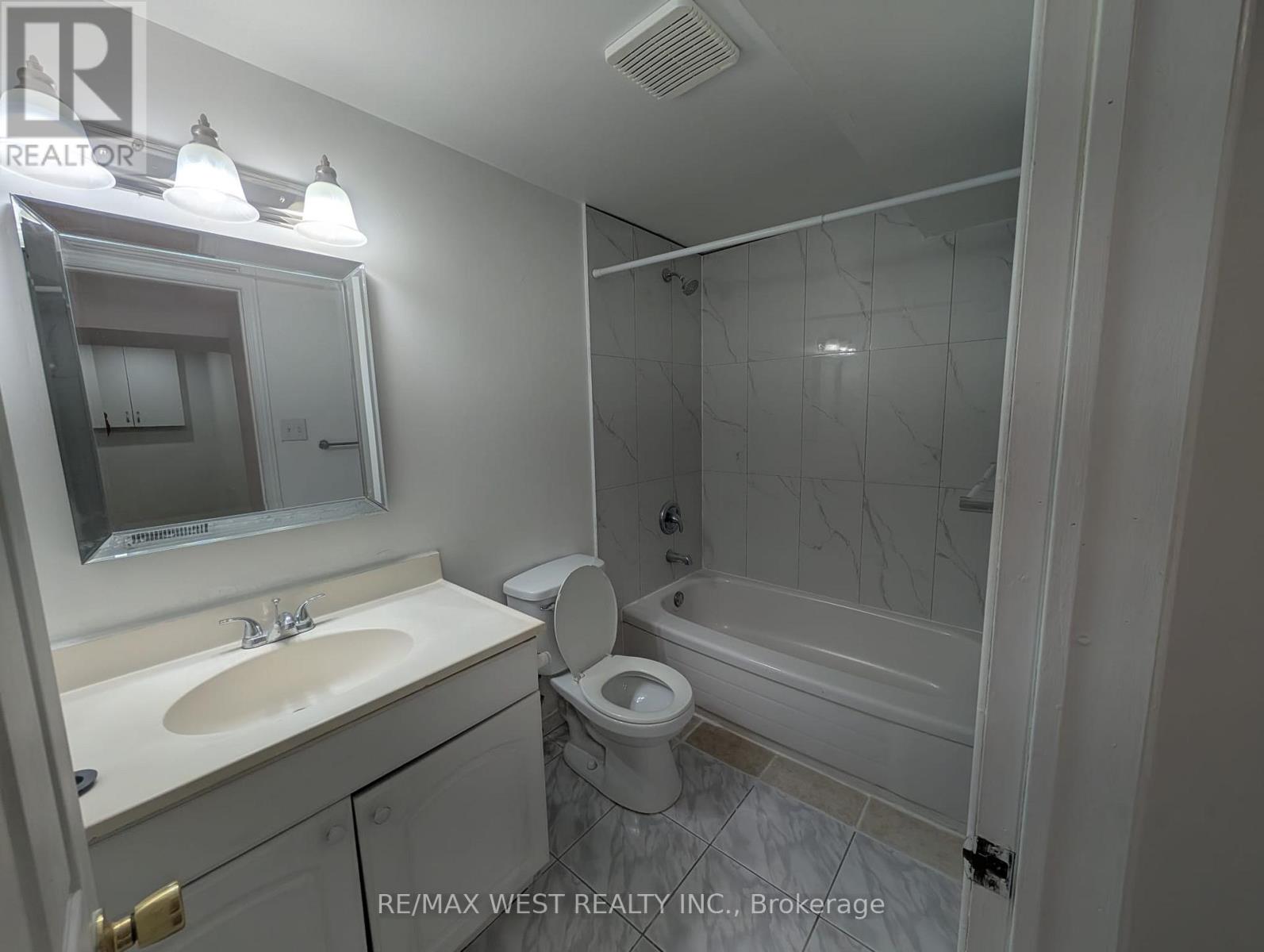Photo 5 of Bsmt 45 Mercer Crescent, Markham ON