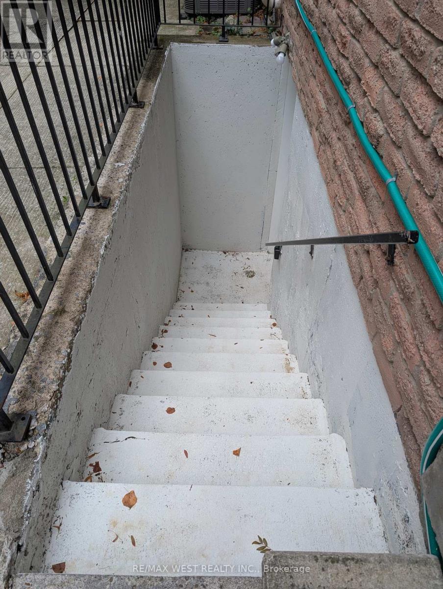 Photo 3 of Bsmt 45 Mercer Crescent, Markham ON