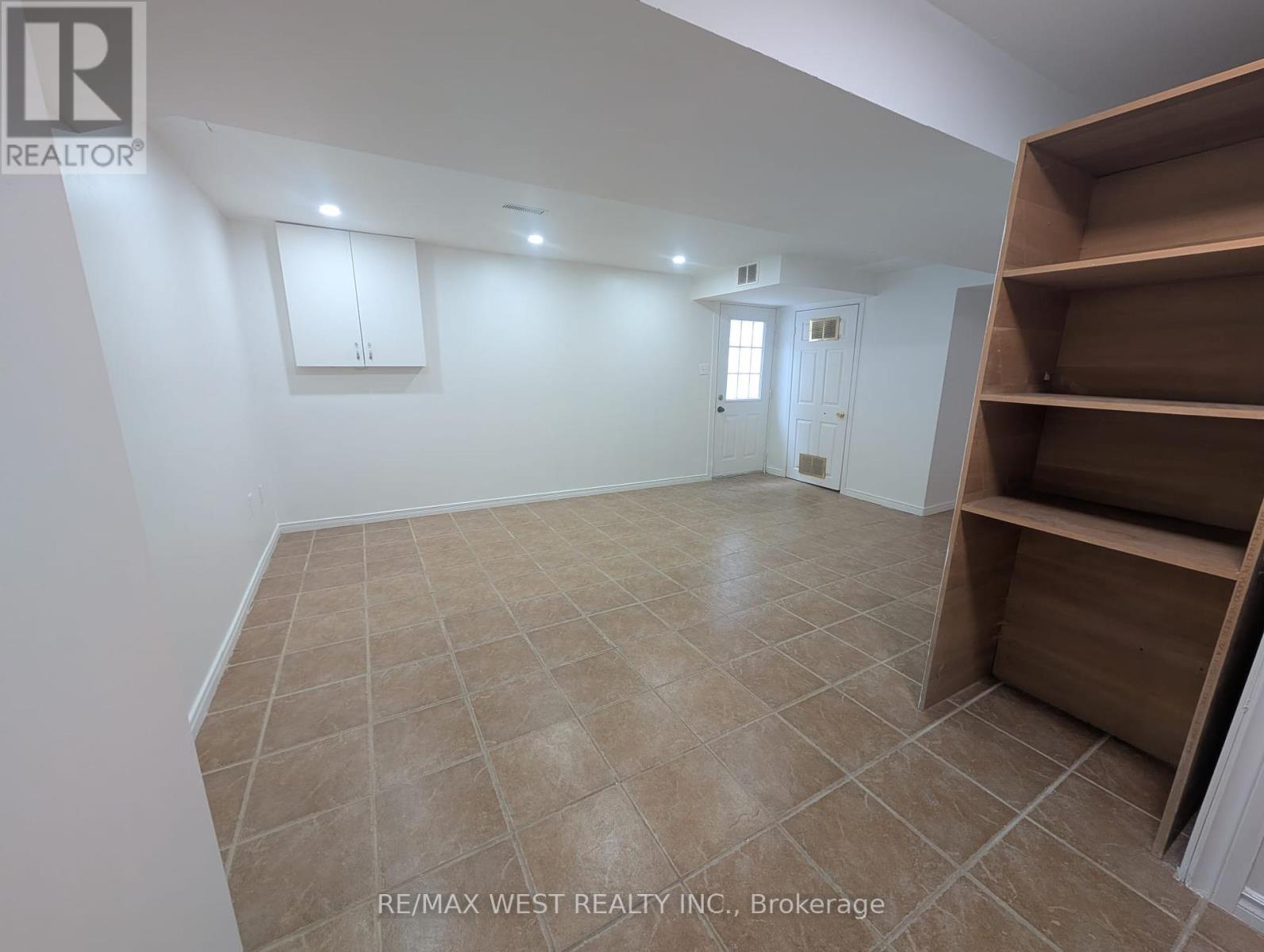 Photo 10 of Bsmt 45 Mercer Crescent, Markham ON