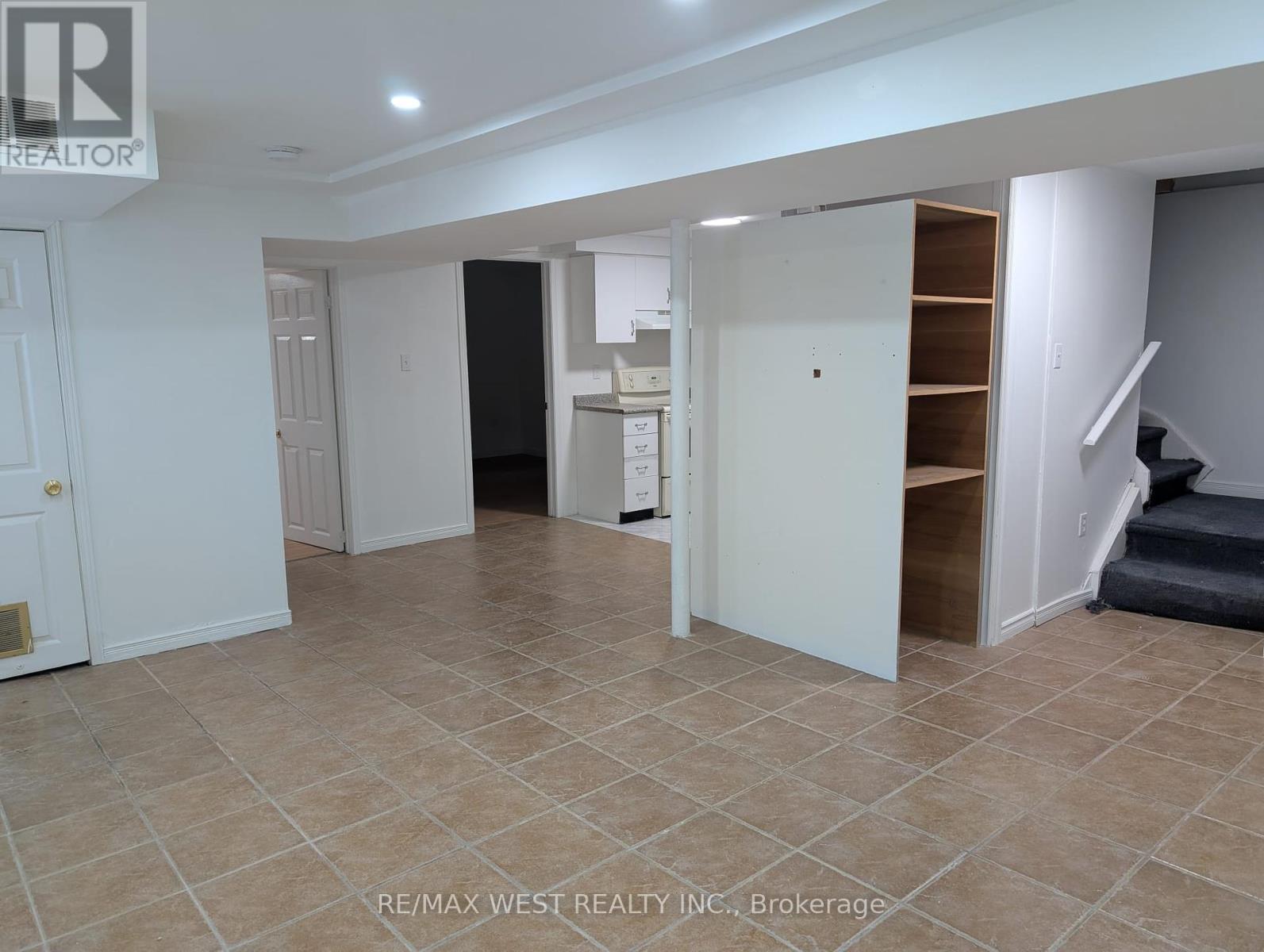 Photo 7 of Bsmt 45 Mercer Crescent, Markham ON