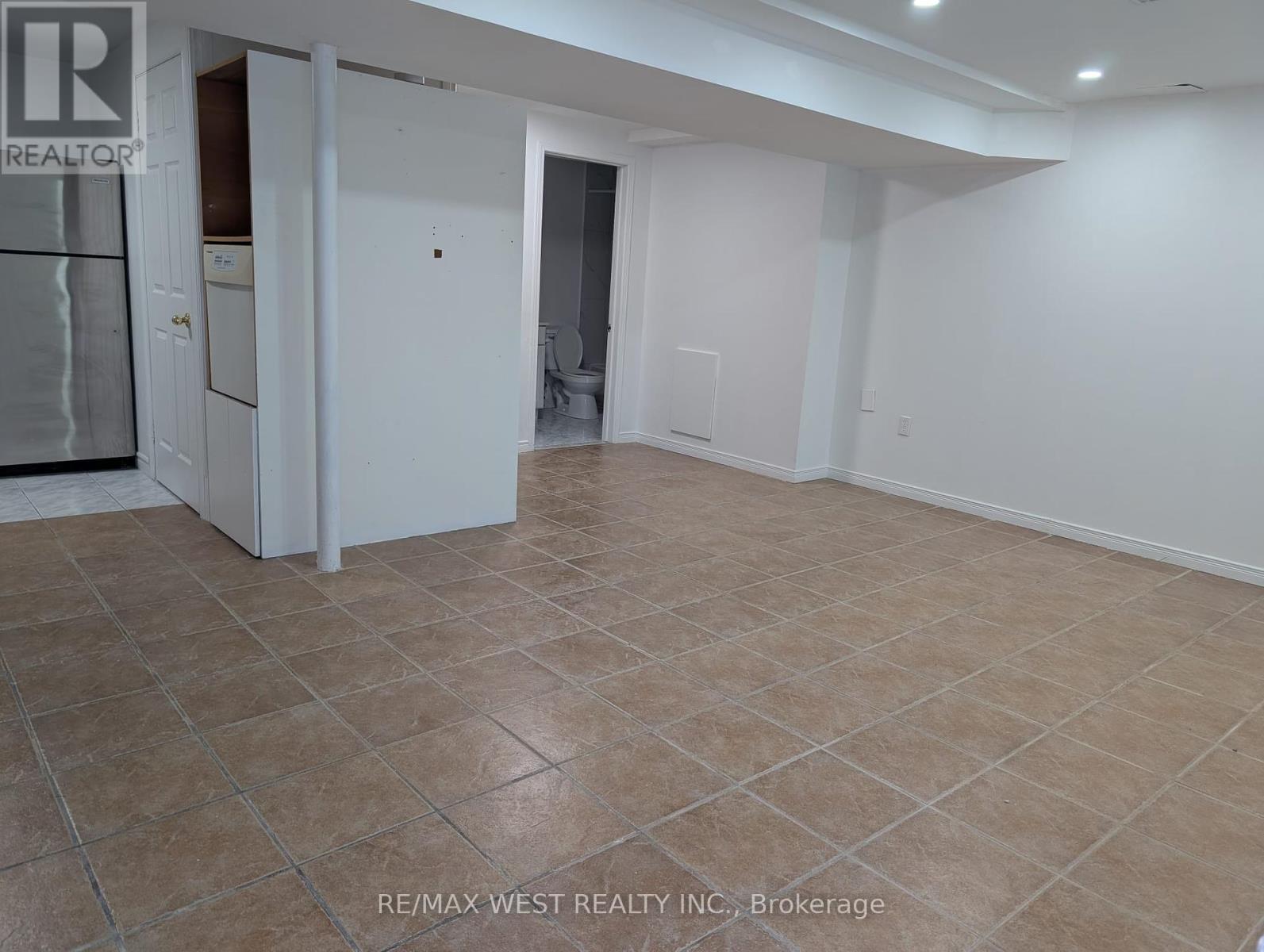 Photo 12 of Bsmt 45 Mercer Crescent, Markham ON