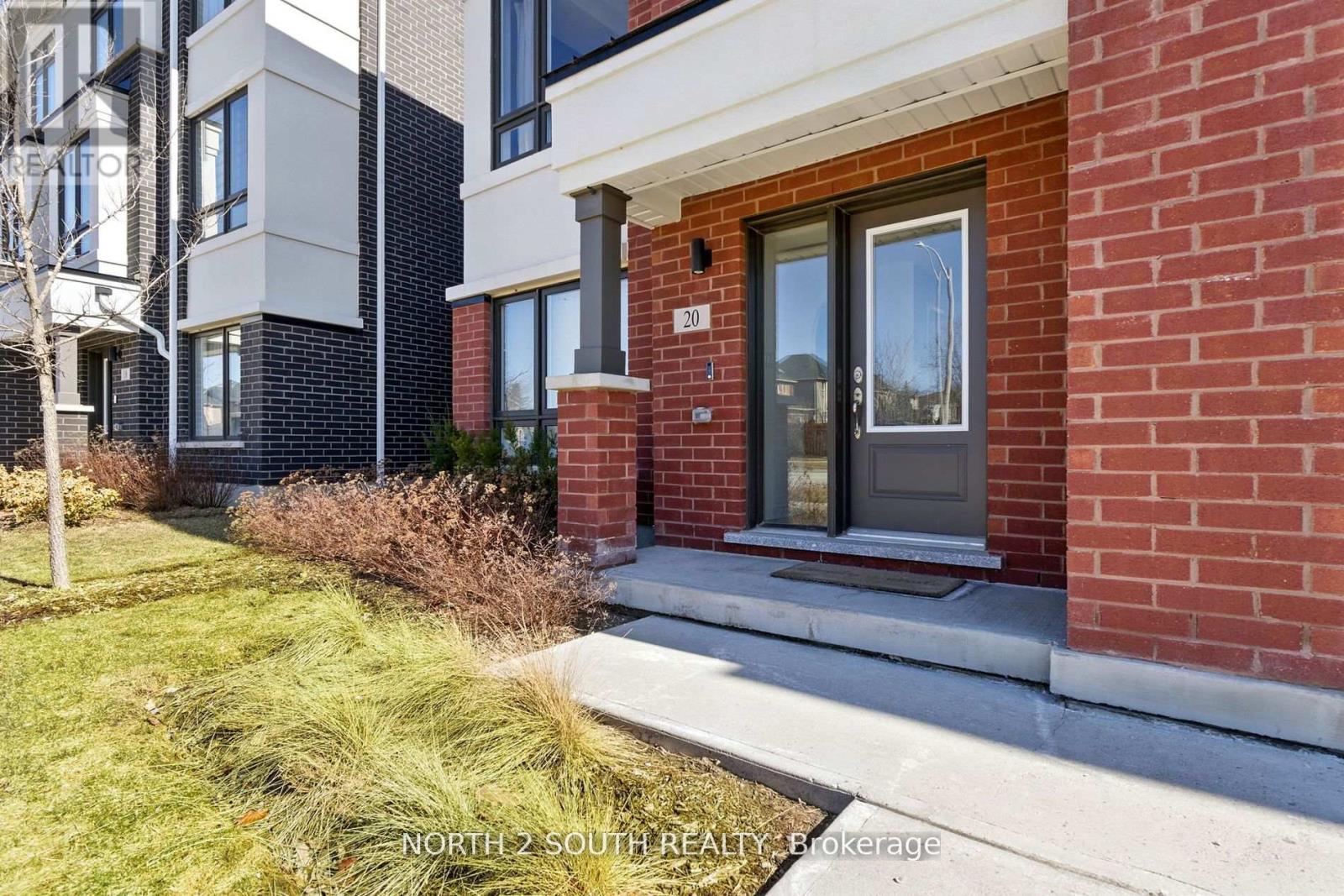Photo 21 of 10 20 Thomas Armstrong Lane, Richmond Hill ON