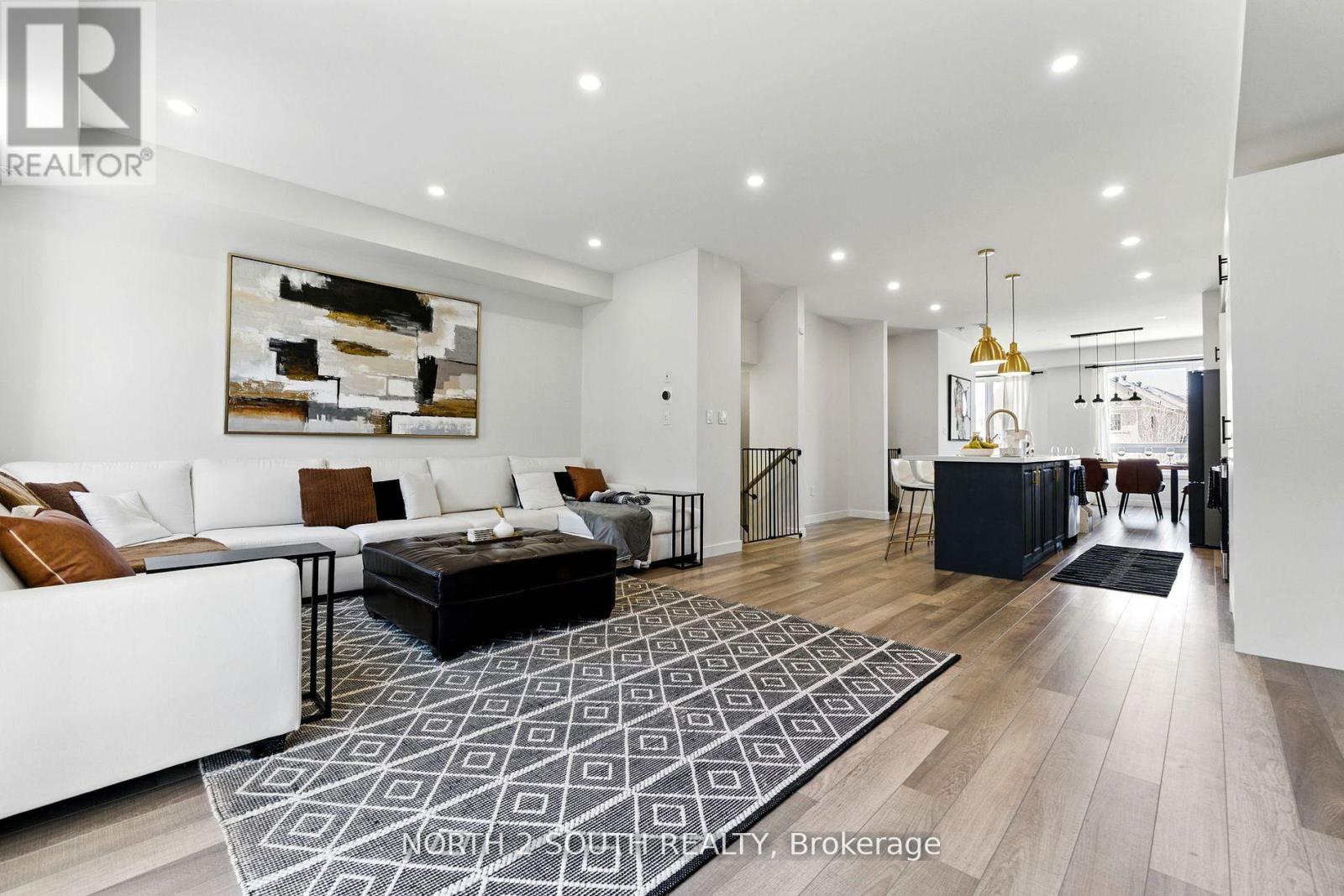 Photo 1 of 10 20 Thomas Armstrong Lane, Richmond Hill ON