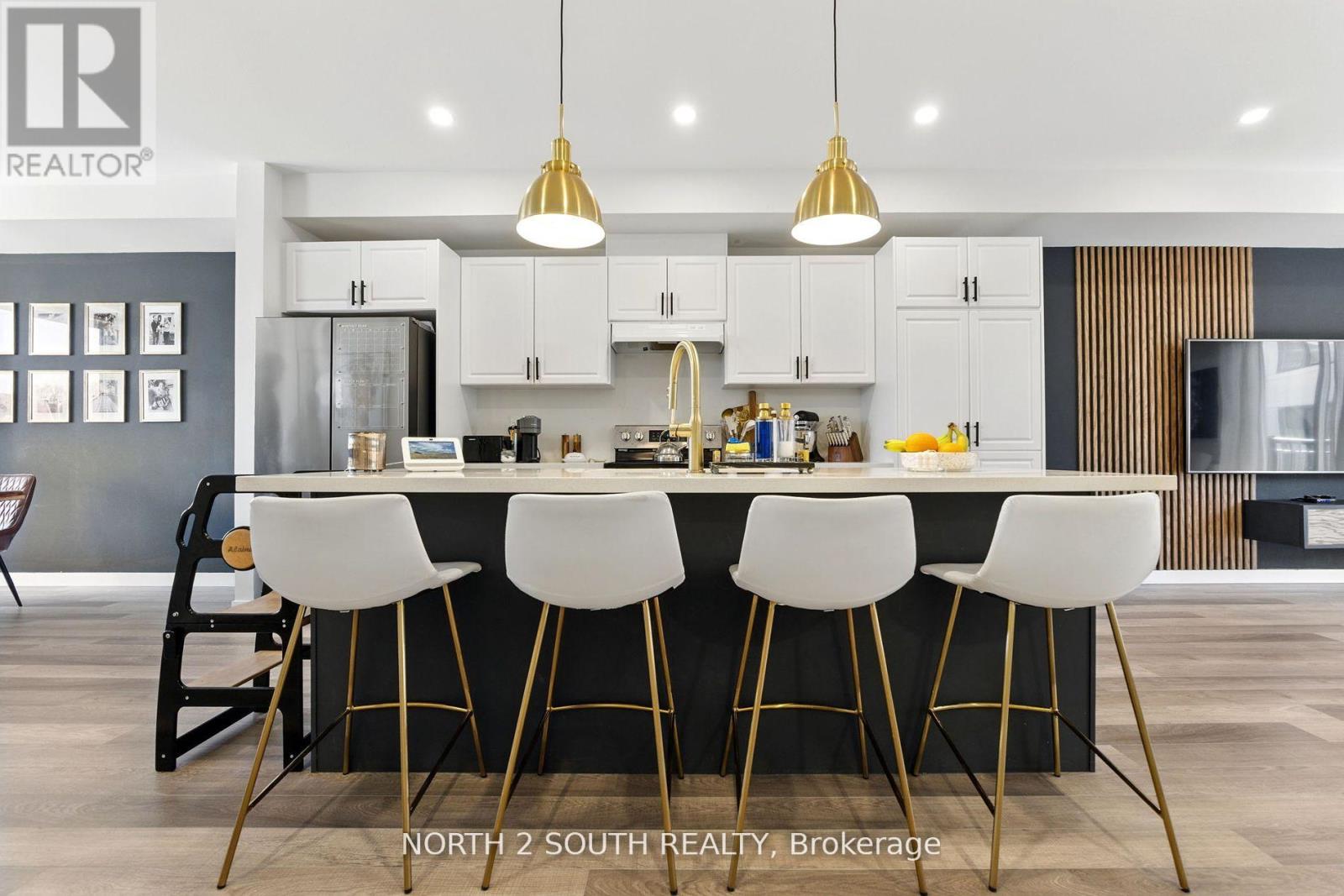 Photo 11 of 10 20 Thomas Armstrong Lane, Richmond Hill ON