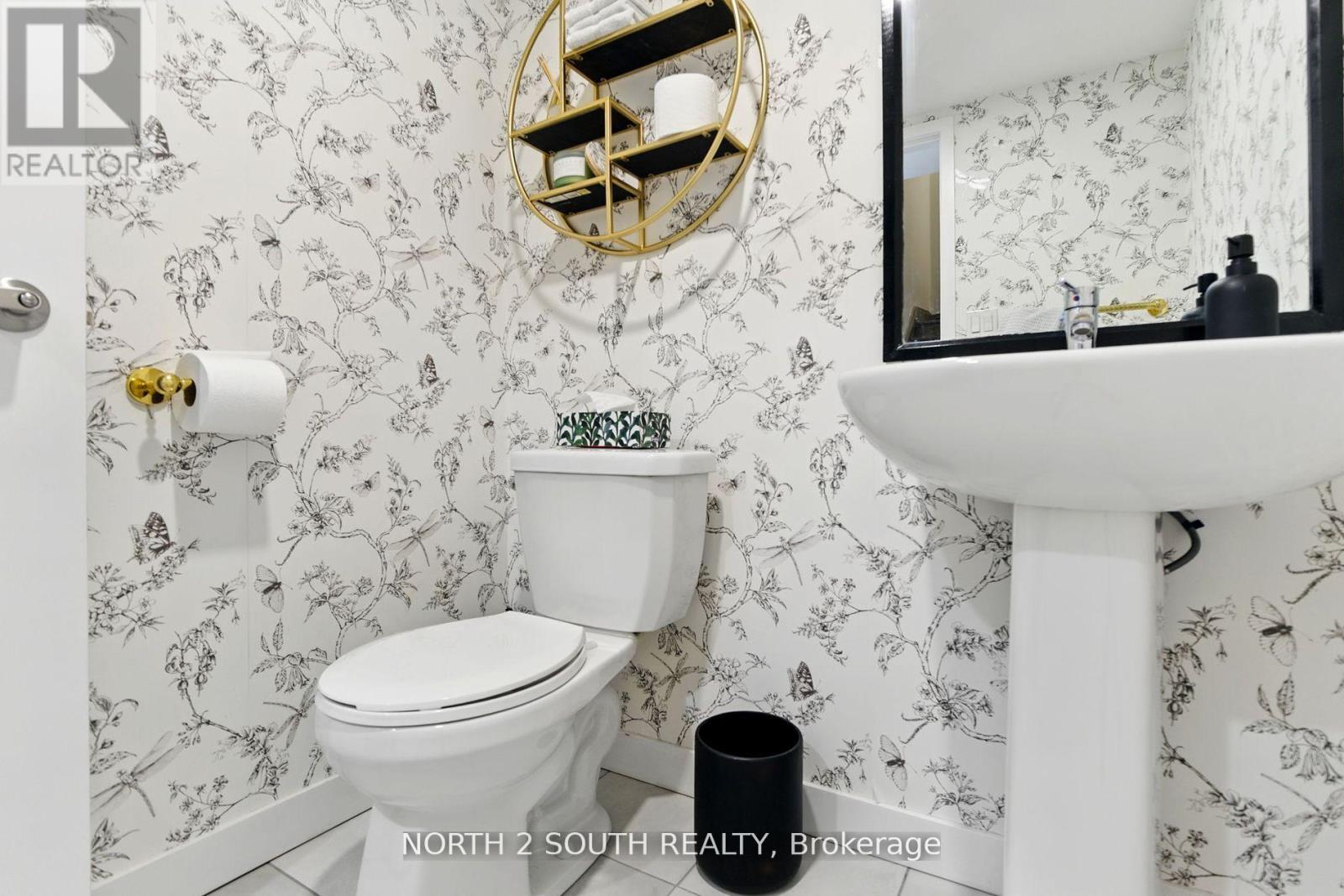 Photo 5 of 10 20 Thomas Armstrong Lane, Richmond Hill ON