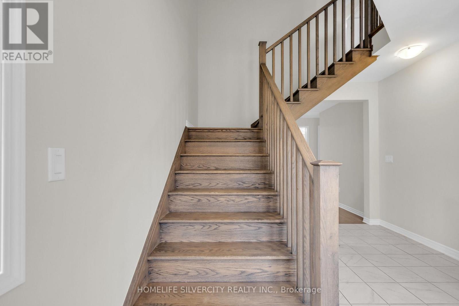 Photo 4 of 24 Eberly Wood, Caledon ON