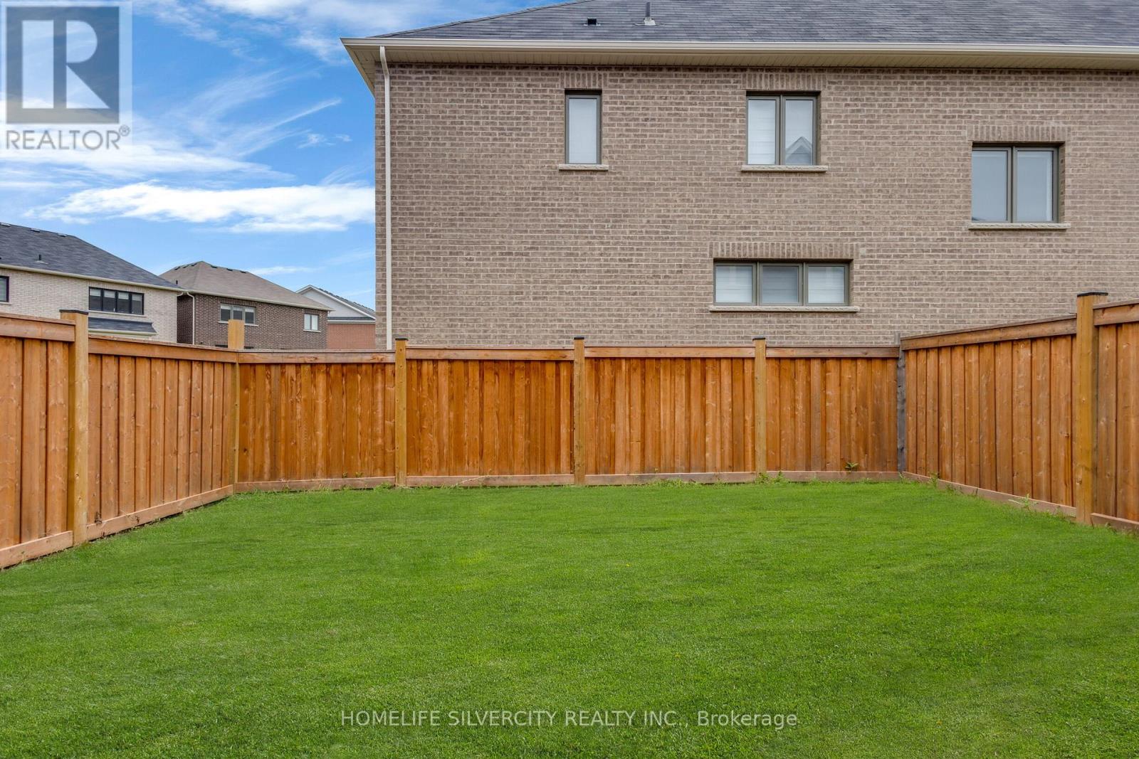 Photo 12 of 24 Eberly Wood, Caledon ON