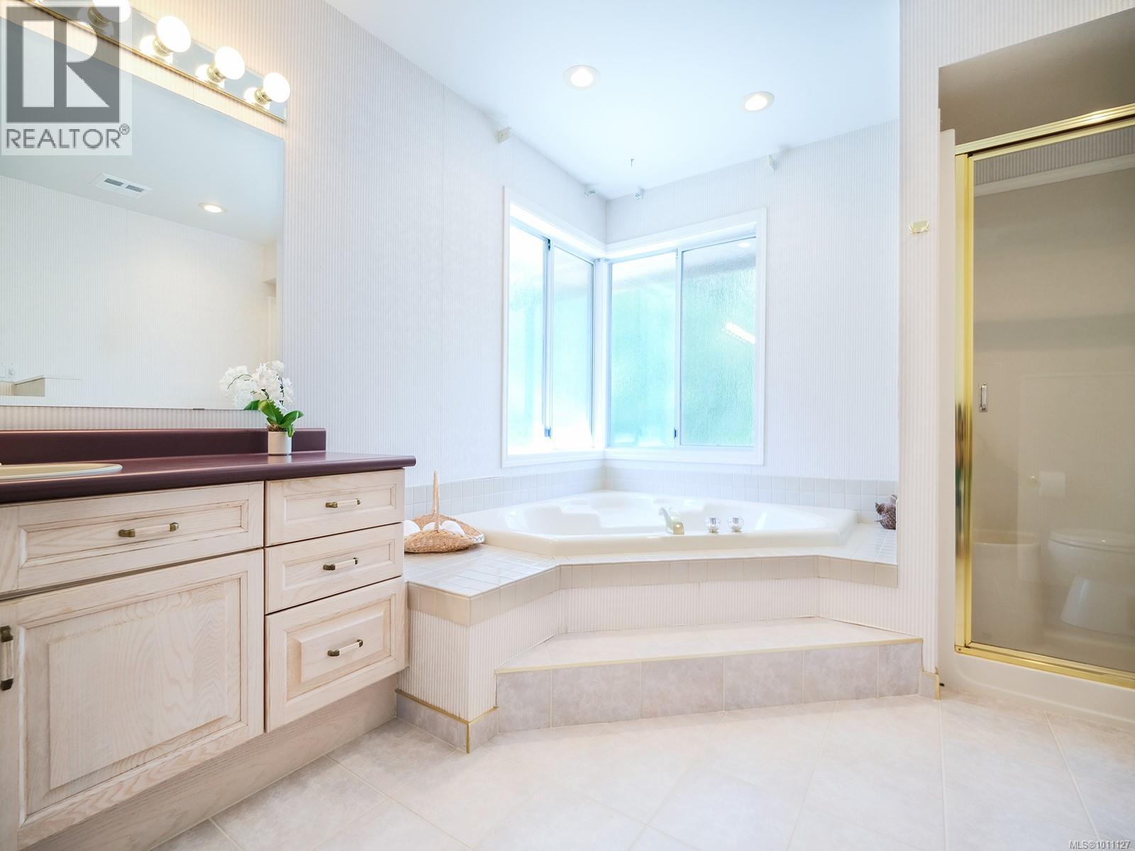 3639 Farnsworth Rd, Cobble Hill