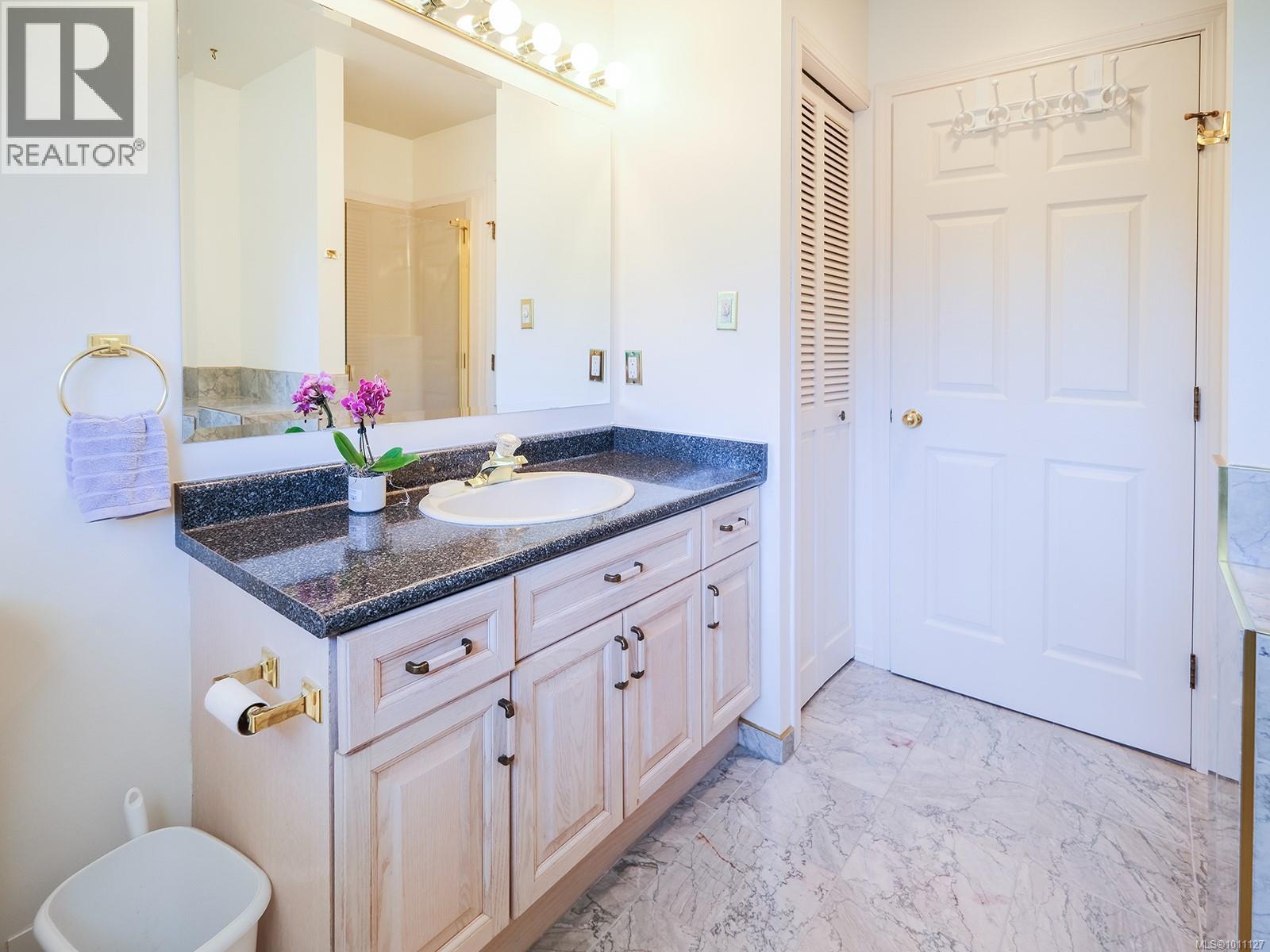 3639 Farnsworth Rd, Cobble Hill
