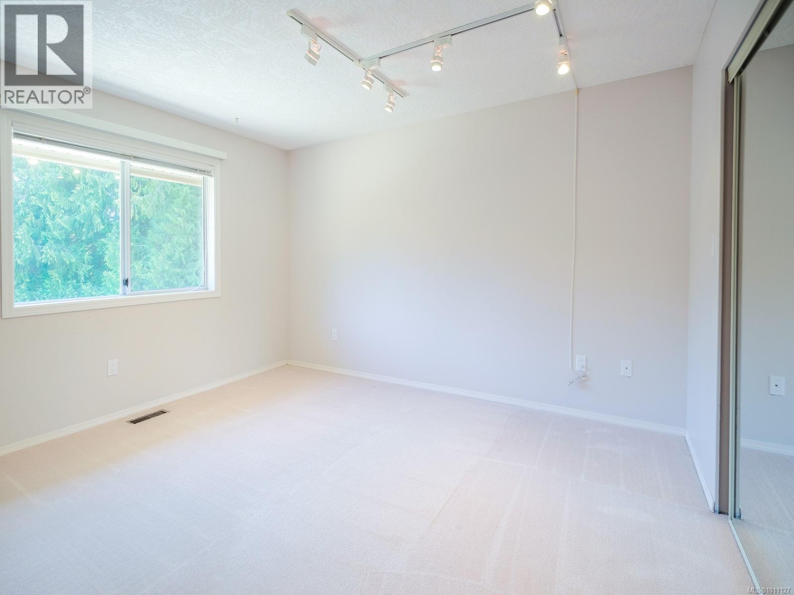 3639 Farnsworth Rd, Cobble Hill