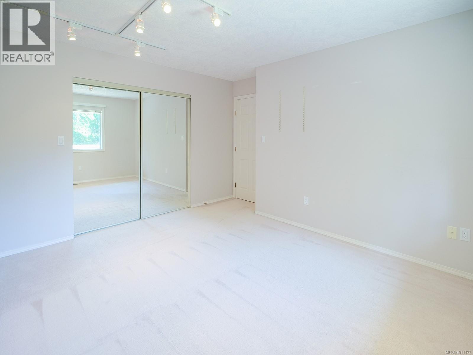 3639 Farnsworth Rd, Cobble Hill