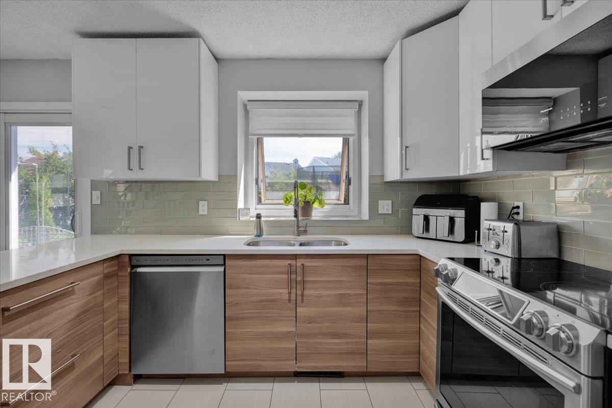 Photo 16 of 18911 58 Av Nw, Edmonton AB