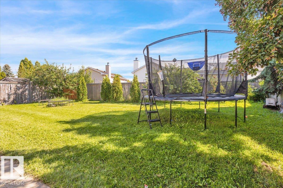 Photo 1 of 18911 58 Av Nw, Edmonton AB