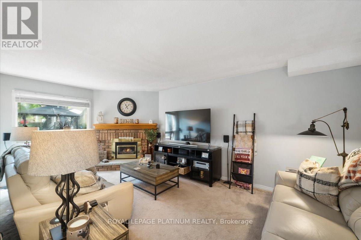 Photo 25 of 77 Lord Simcoe Drive, Brampton ON