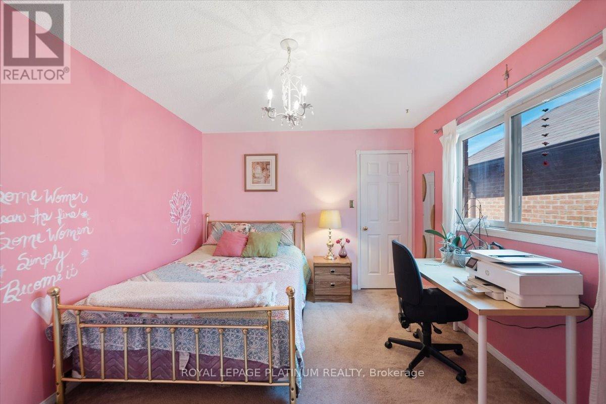Photo 41 of 77 Lord Simcoe Drive, Brampton ON