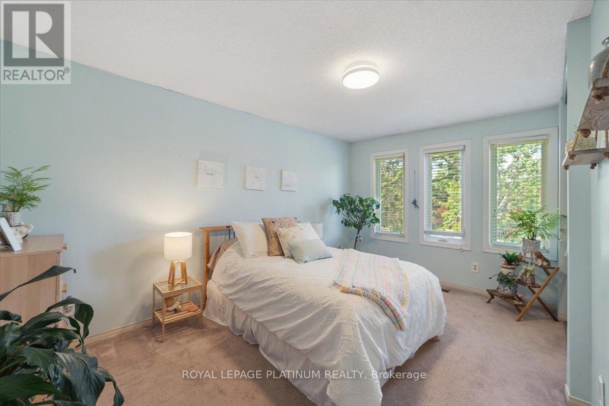 Photo 19 of 77 Lord Simcoe Drive, Brampton ON