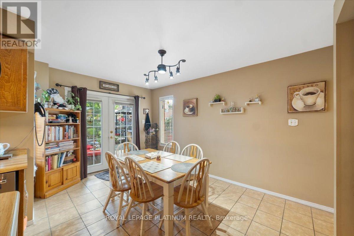 Photo 4 of 77 Lord Simcoe Drive, Brampton ON