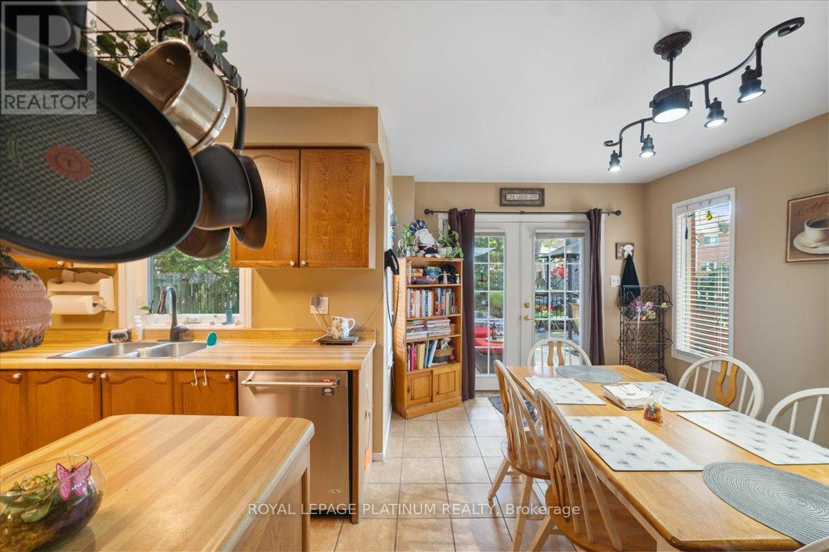 Photo 11 of 77 Lord Simcoe Drive, Brampton ON
