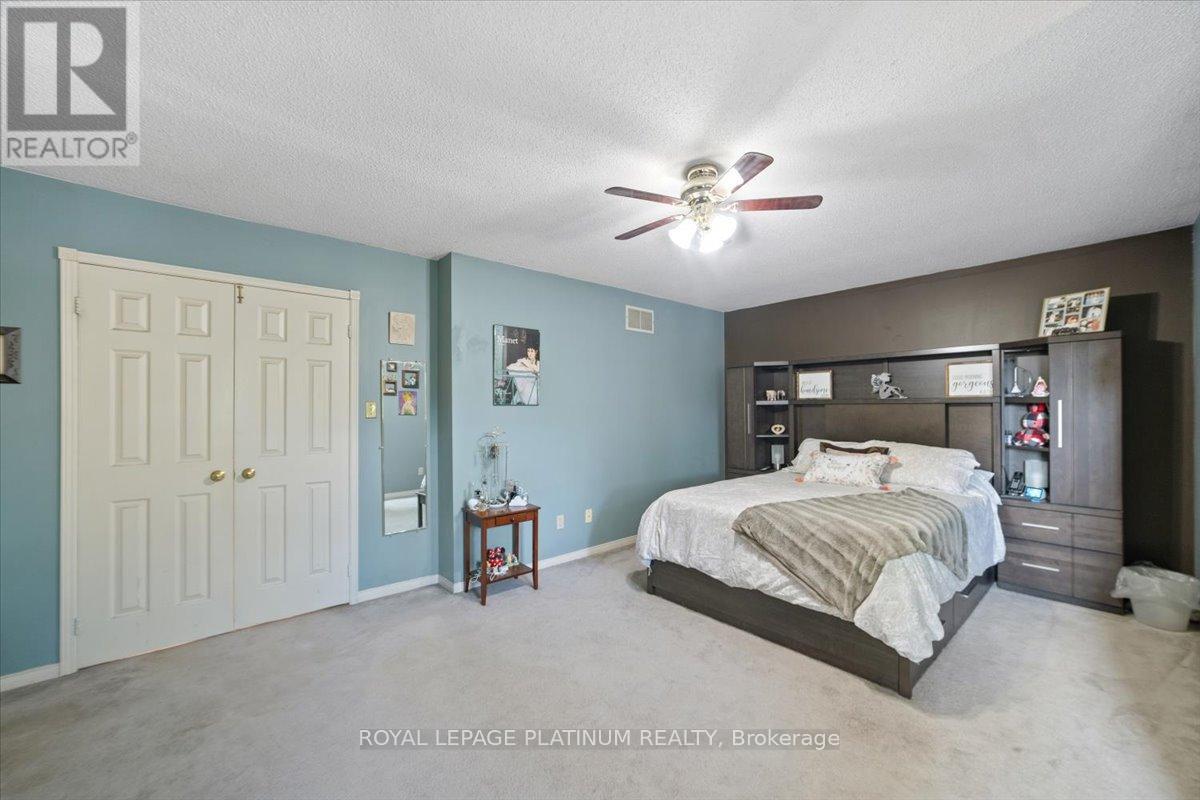 Photo 31 of 77 Lord Simcoe Drive, Brampton ON