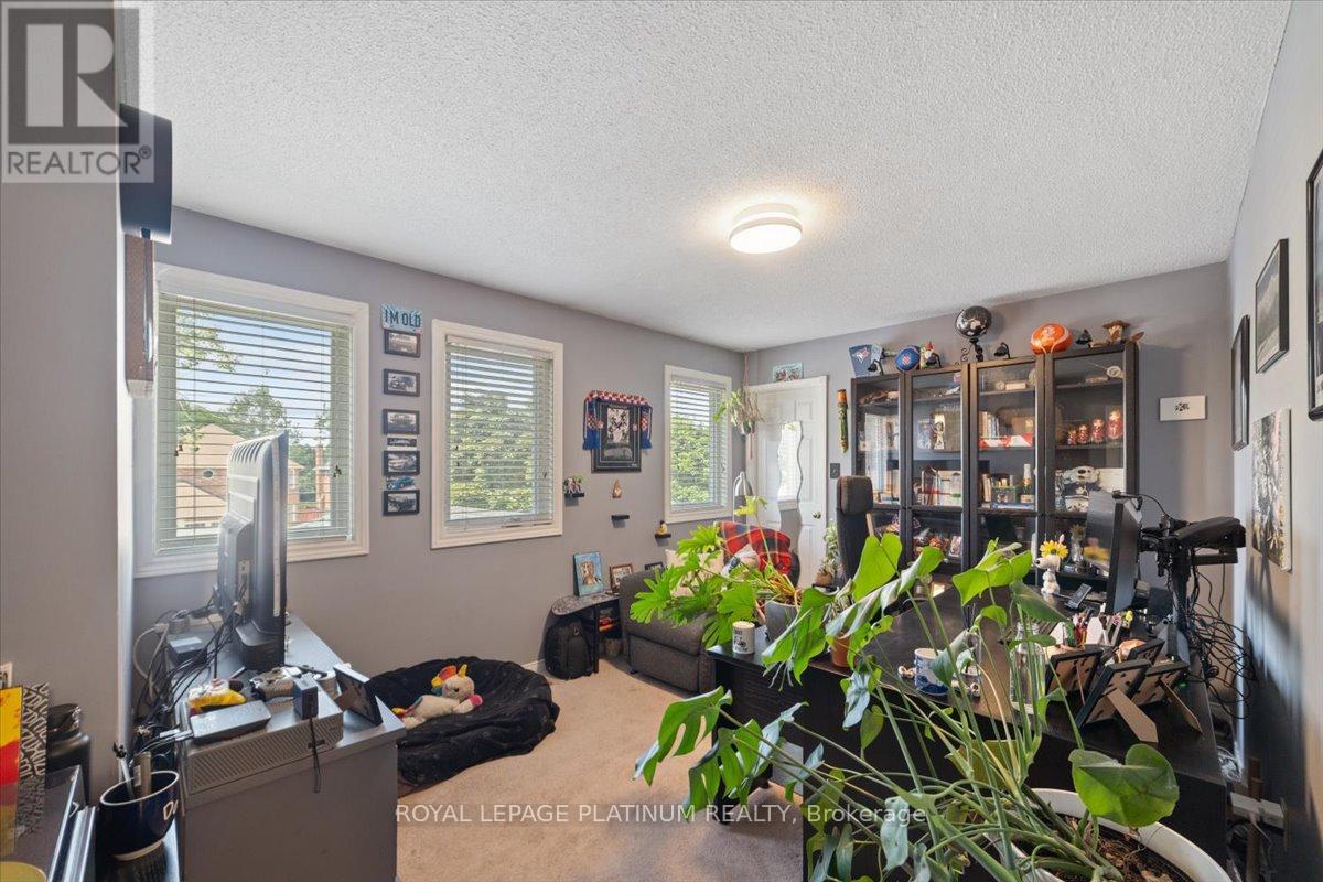 Photo 38 of 77 Lord Simcoe Drive, Brampton ON