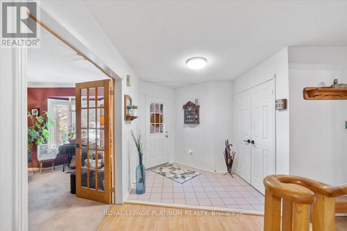 Photo 2 of 77 Lord Simcoe Drive, Brampton ON