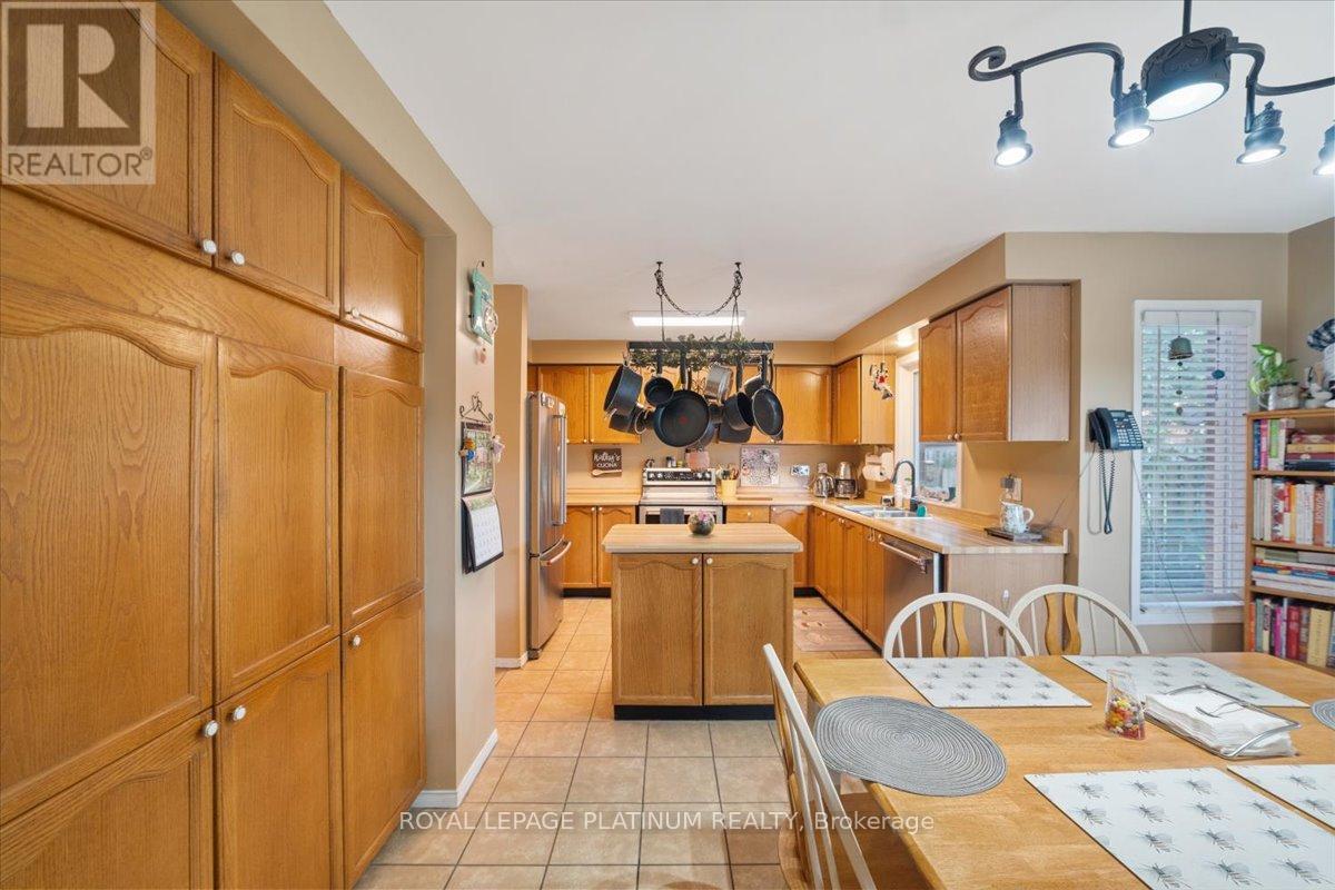 Photo 21 of 77 Lord Simcoe Drive, Brampton ON