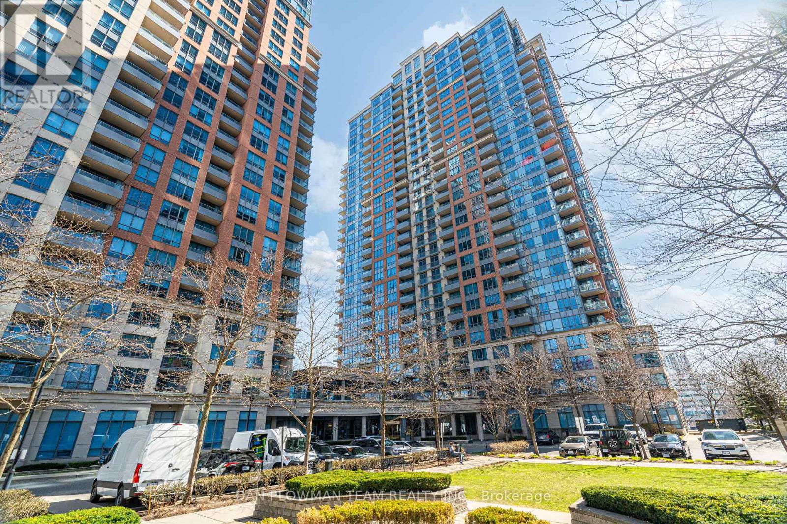 Photo 12 of 2045 35 Viking Lane, Toronto ON