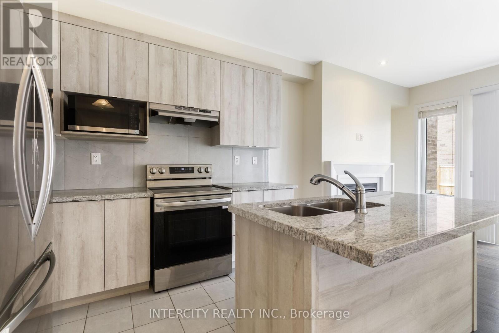Photo 12 of 40 Donald Stewart Road, Brampton ON
