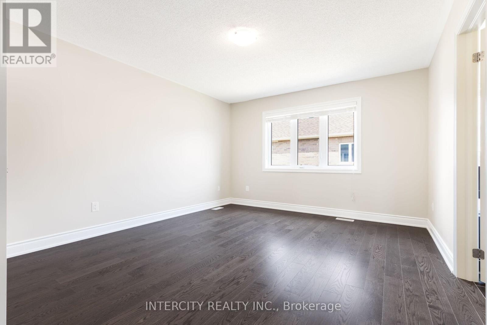 Photo 23 of 40 Donald Stewart Road, Brampton ON