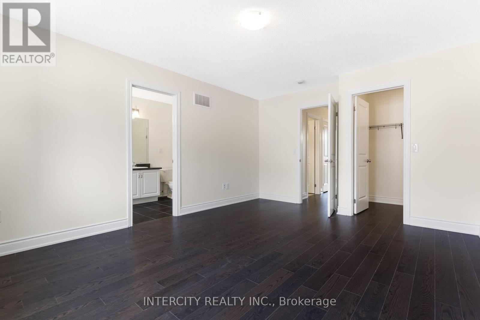 Photo 24 of 40 Donald Stewart Road, Brampton ON
