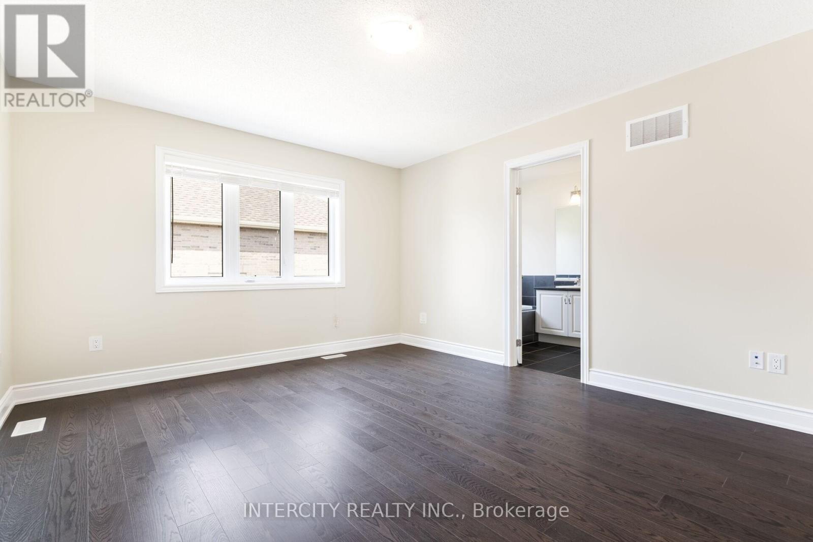 Photo 25 of 40 Donald Stewart Road, Brampton ON