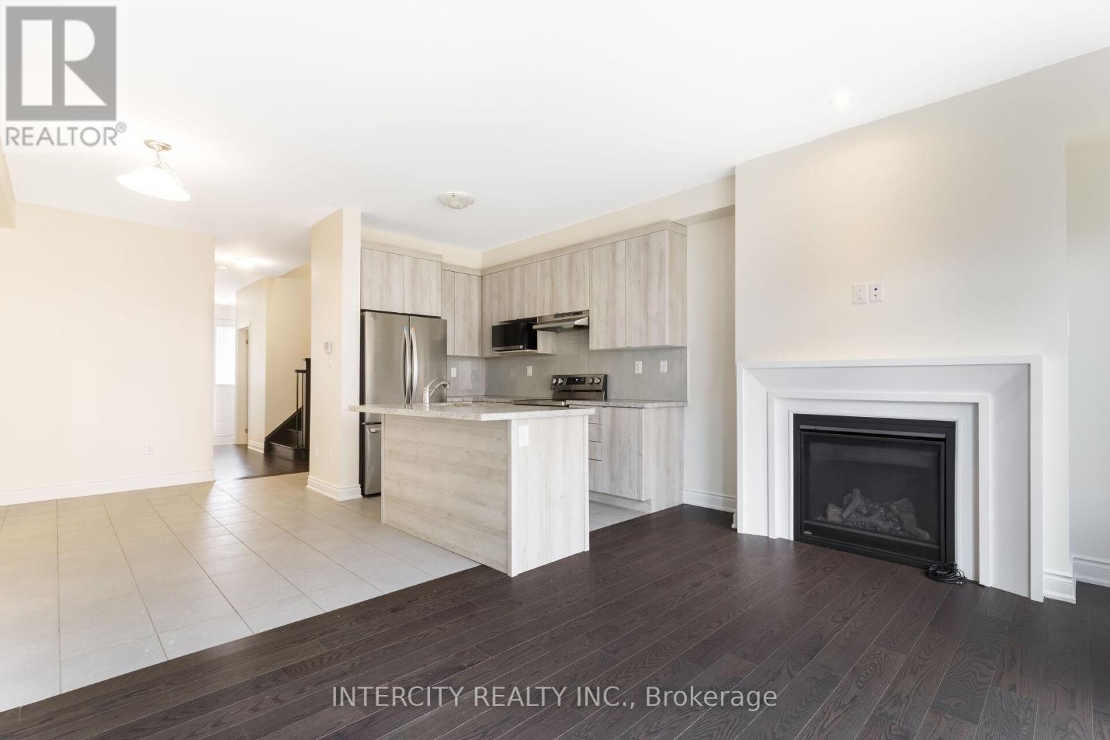 Photo 8 of 40 Donald Stewart Road, Brampton ON