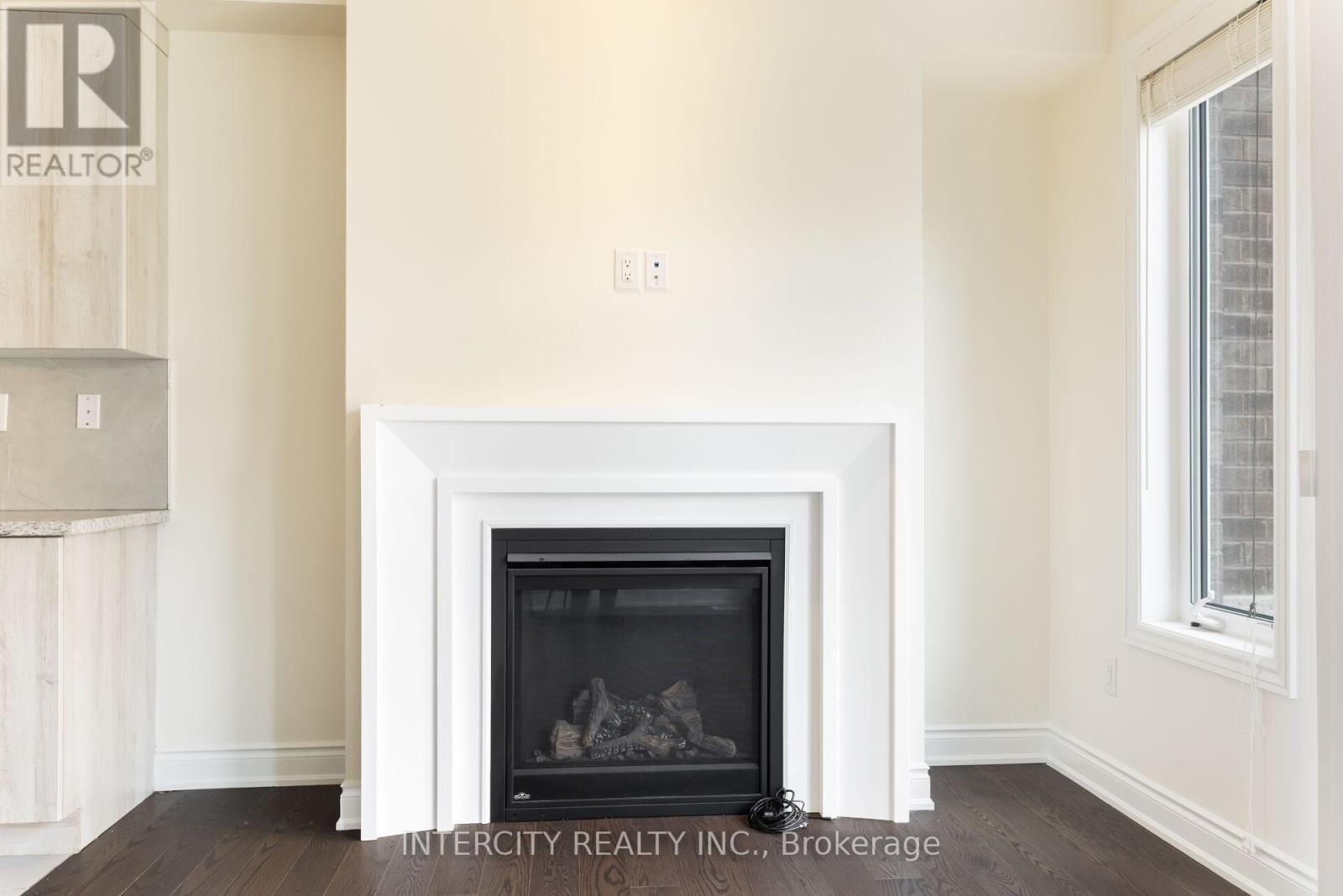 Photo 9 of 40 Donald Stewart Road, Brampton ON