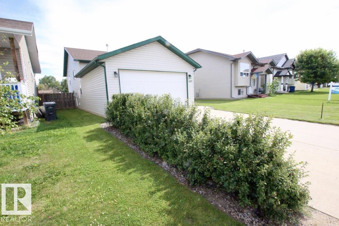Photo 4 of 6817 58 St, Rocky Mountain House AB