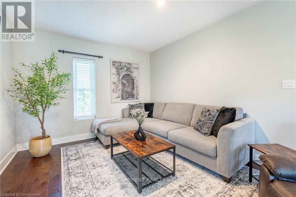 Photo 10 of 238 West 15th Street, Hamilton ON