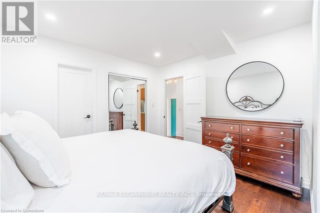Photo 33 of 238 West 15th Street, Hamilton ON
