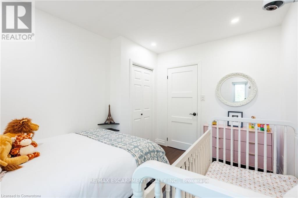 Photo 4 of 238 West 15th Street, Hamilton ON