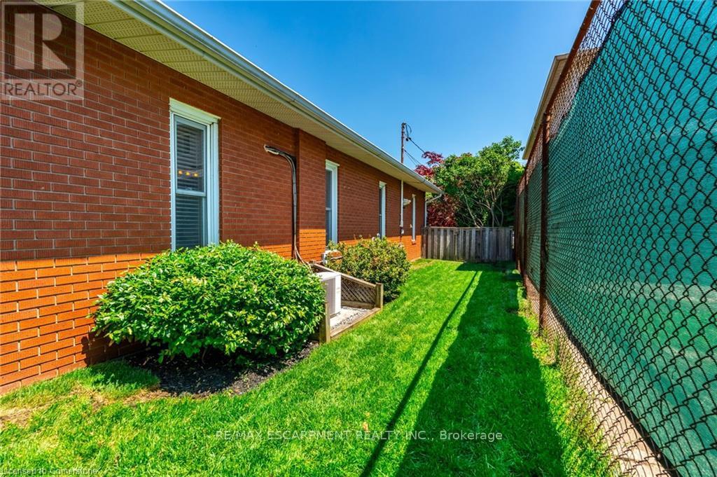 Photo 41 of 238 West 15th Street, Hamilton ON