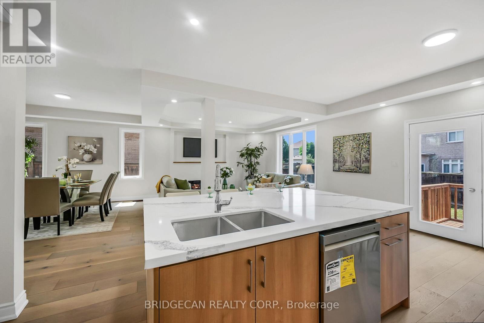 Photo 16 of 40 Davinci Boulevard, Hamilton ON