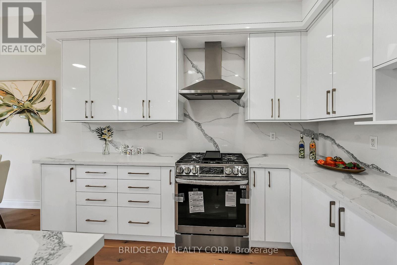Photo 18 of 40 Davinci Boulevard, Hamilton ON