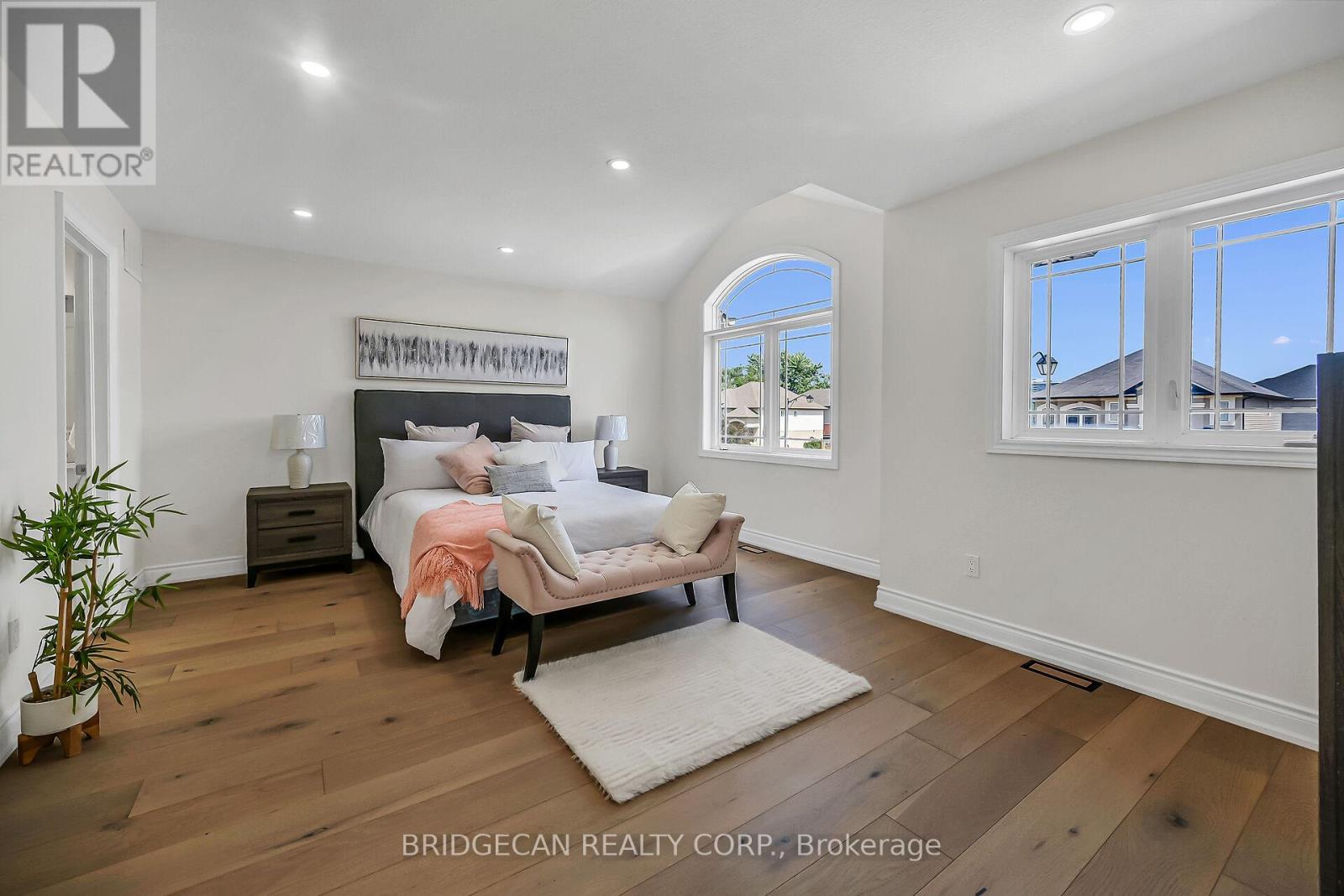 Photo 26 of 40 Davinci Boulevard, Hamilton ON