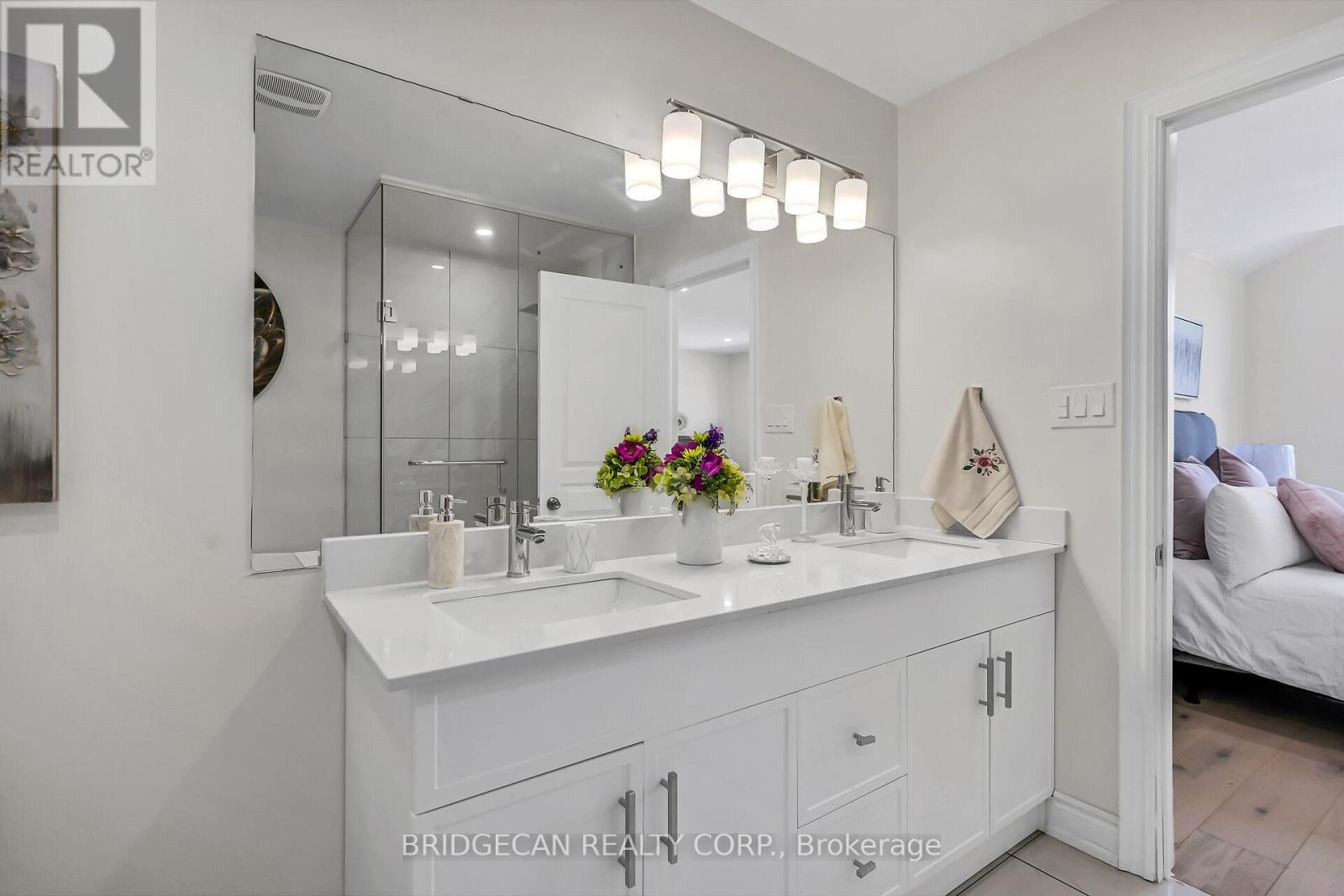 Photo 29 of 40 Davinci Boulevard, Hamilton ON